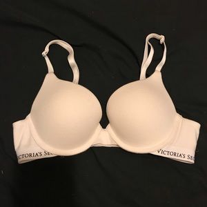 VICTORIA’S SECRET White T-Shirt Push Up Bra (34A)